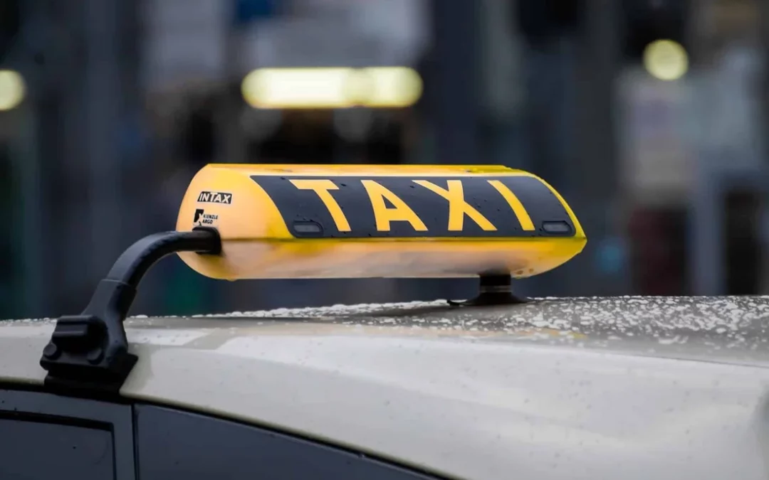 Cypriot taxi driver arrested in north for crossing with women in the boot
